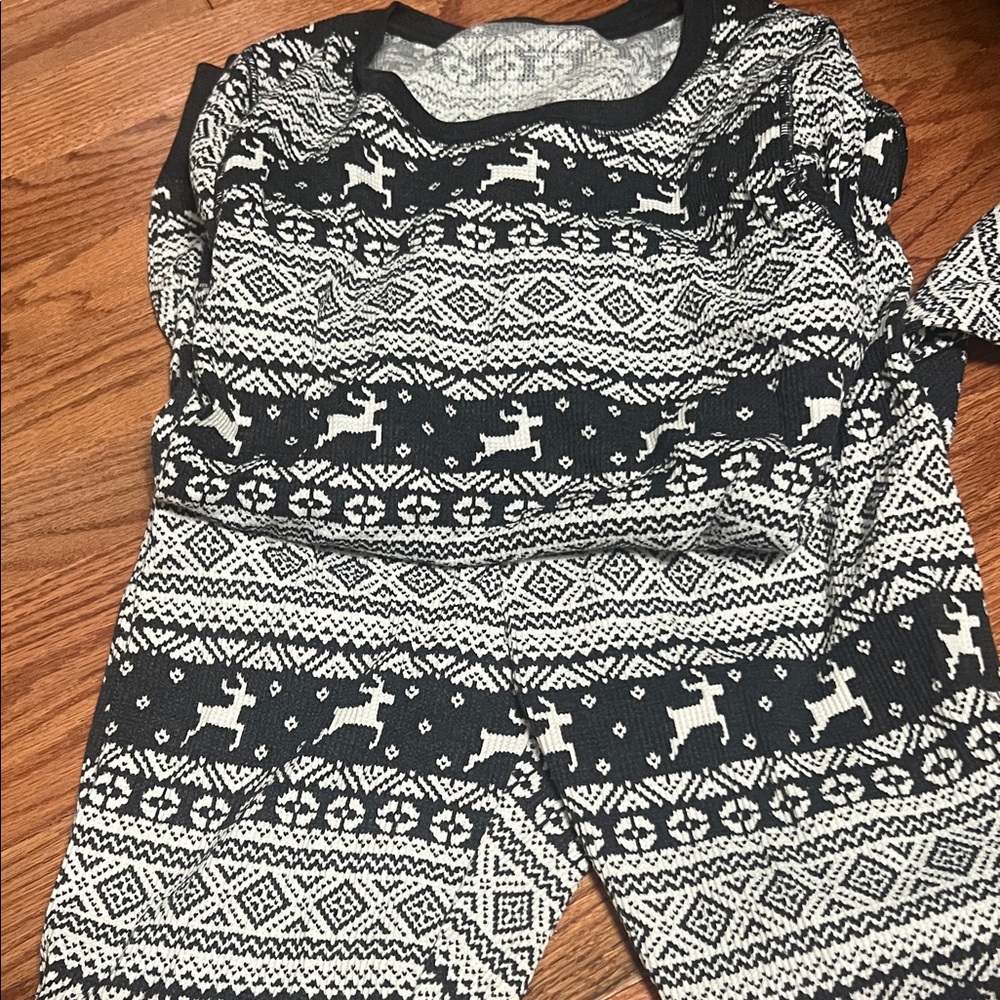Black and White Reindeer Pattern Pajama Set Old Navy